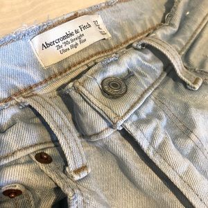 Abercrombie and Fitch 90’s straight leg ultra high rise jeans. Size 27 short